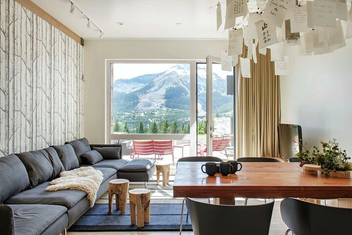 4 Bdrm HT - Second Living Area