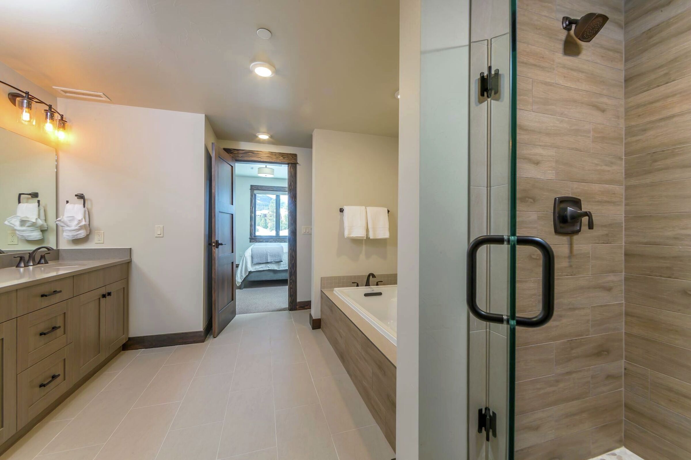 Master Ensuite Bathroom