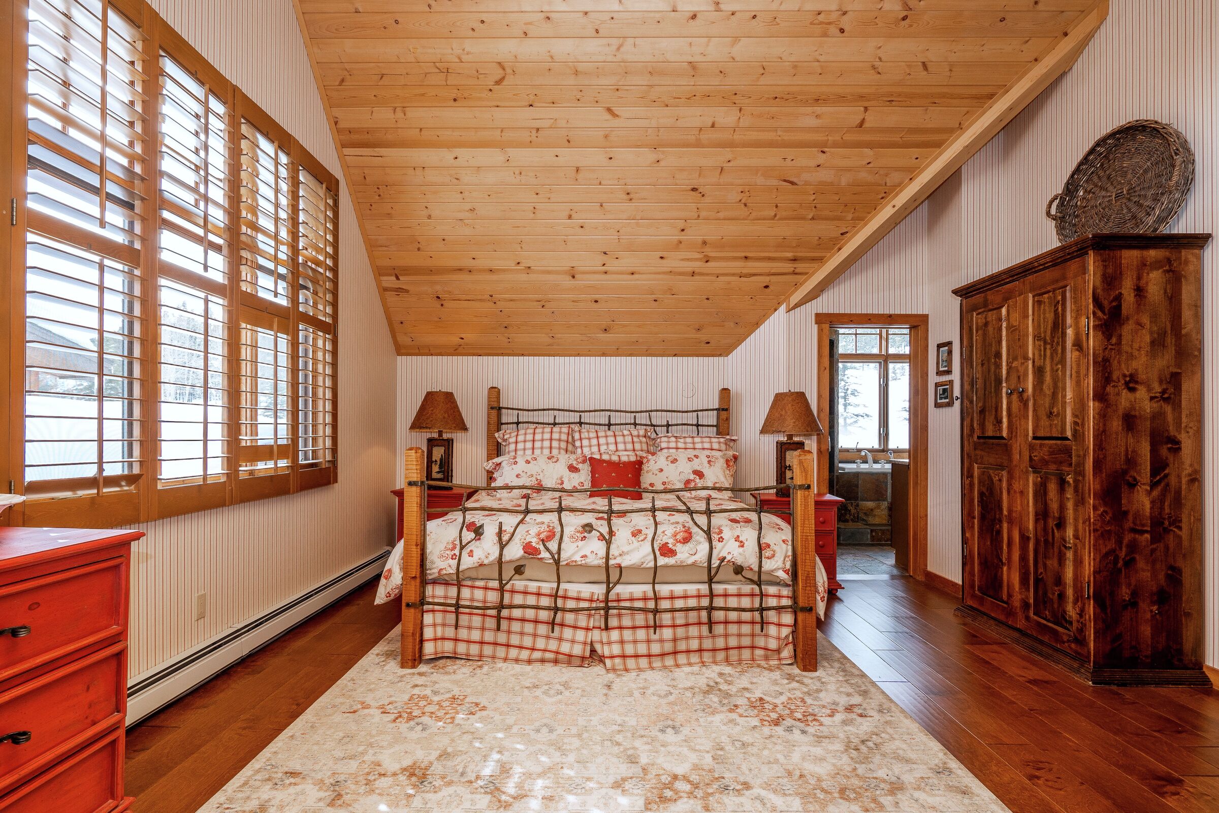 6 Bdrm HT - Master Bedroom
