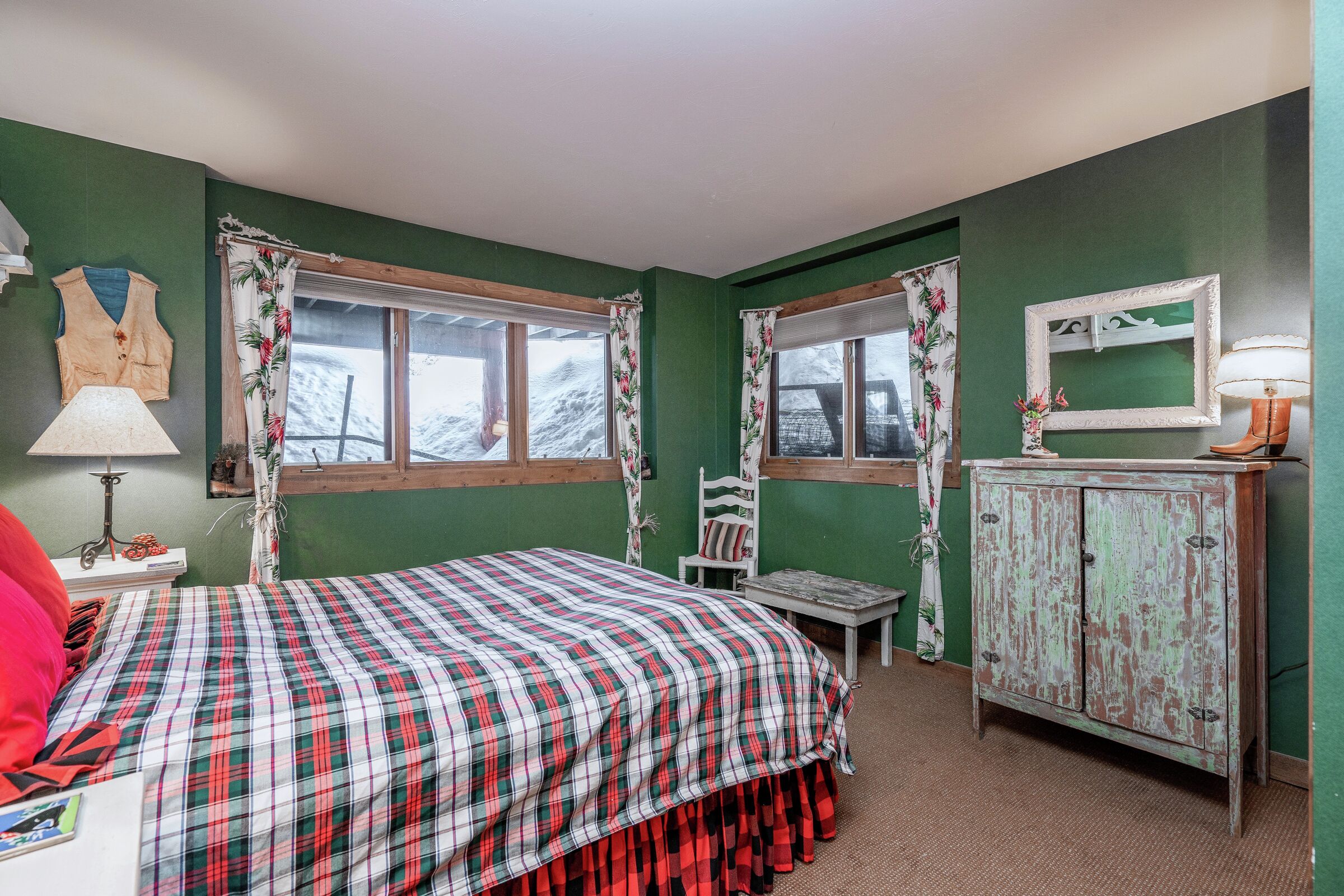 6 Bdrm HT - Bedroom