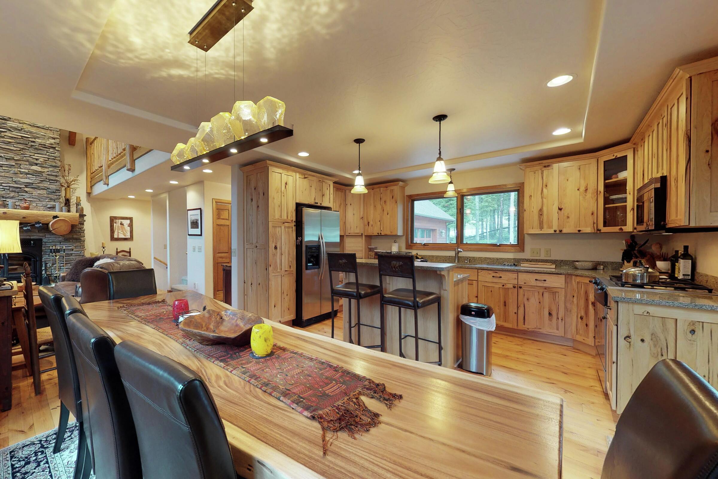 Dining Room & Kitchen