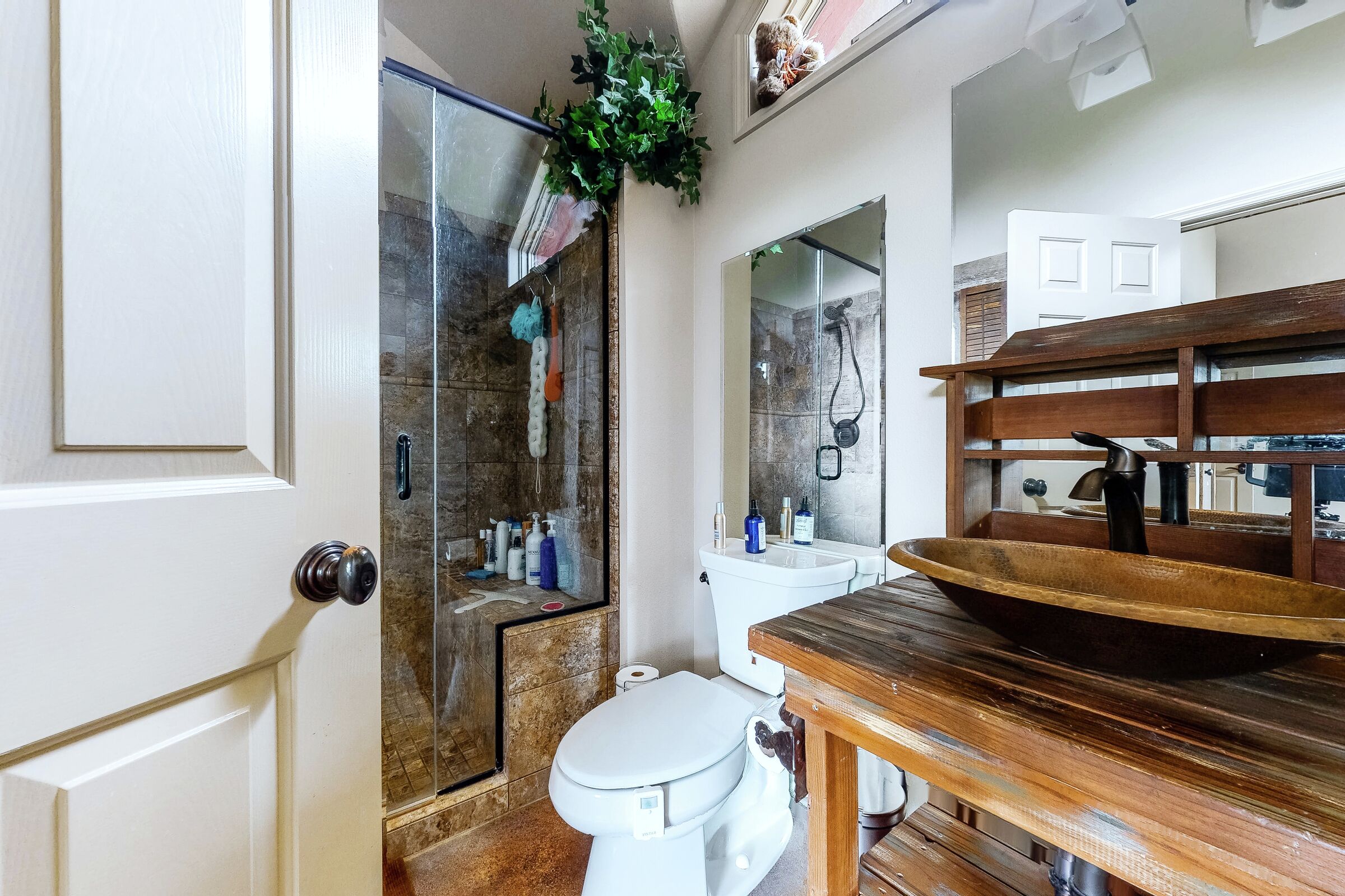 4 Bdrm 3 Bath HT - Master Ensuite Bathroom