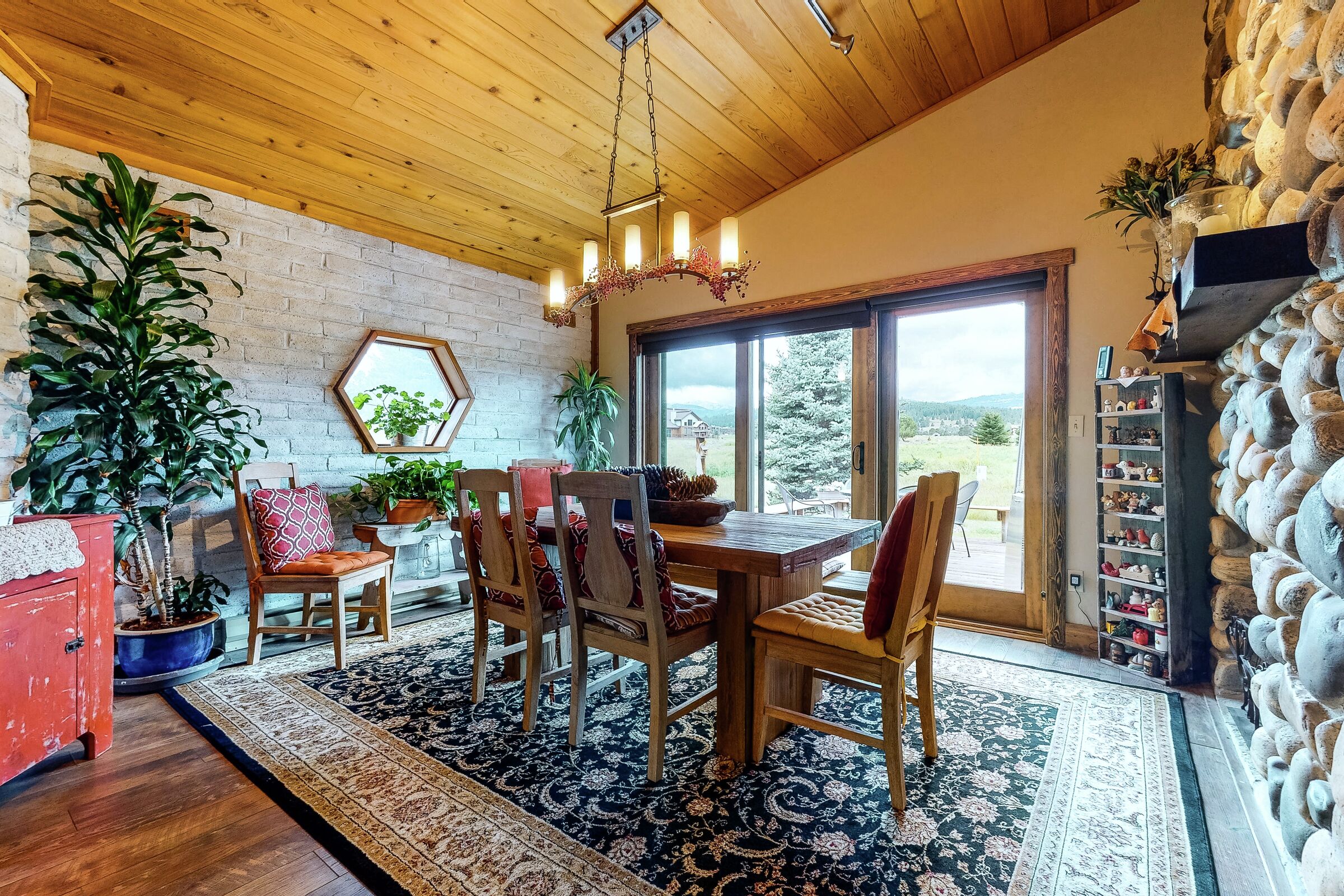 4 Bdrm 3 Bath HT - Dining Room