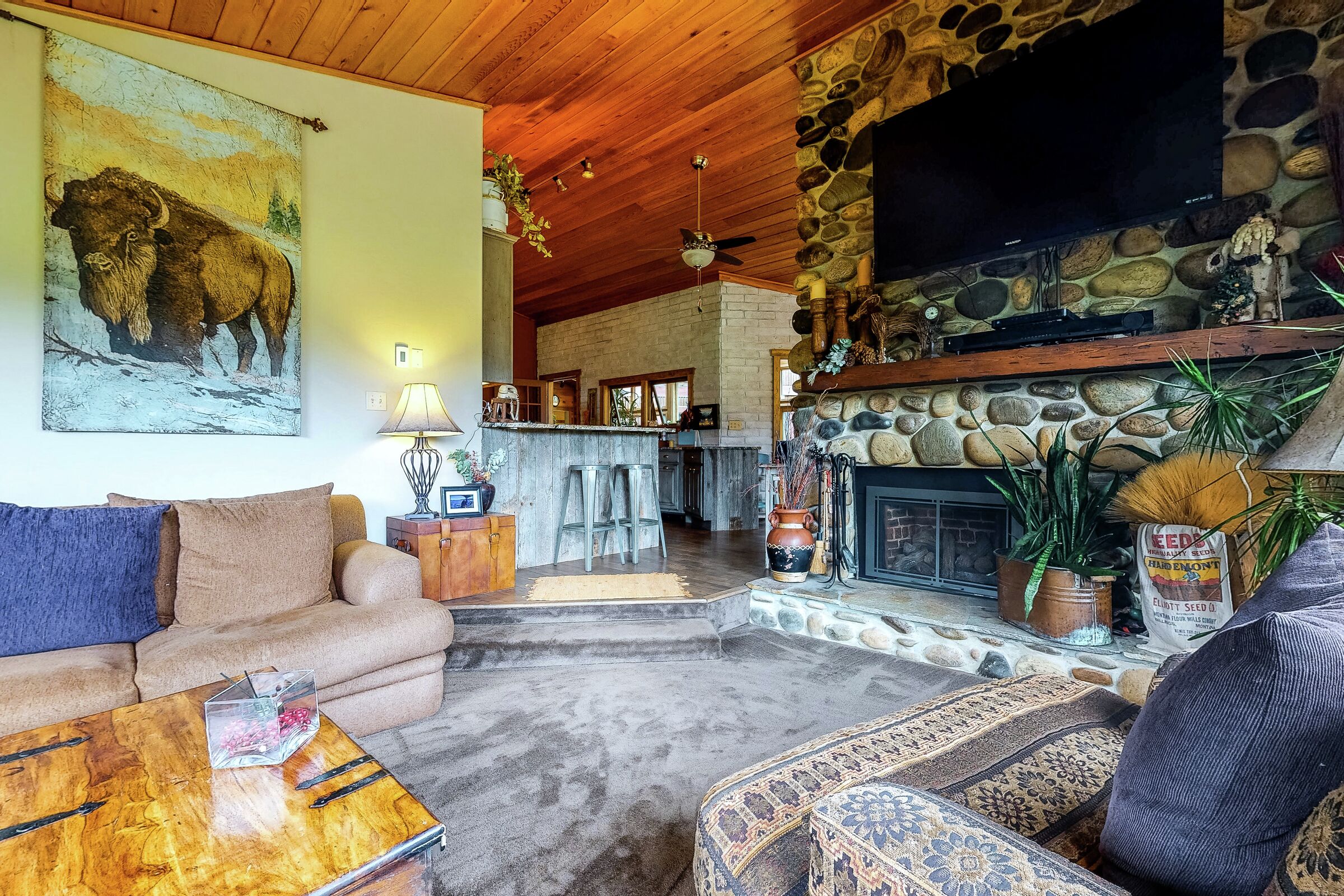 Yellowtail Home - Living Room
