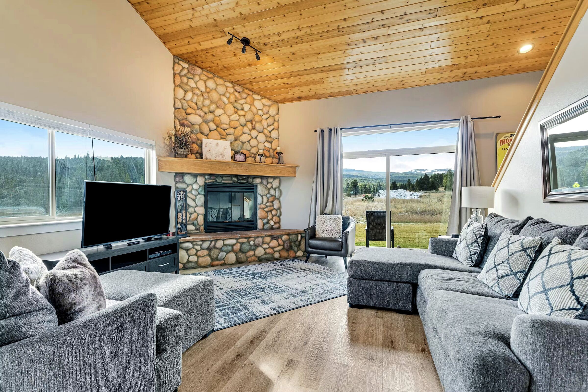 #82 - Living Area