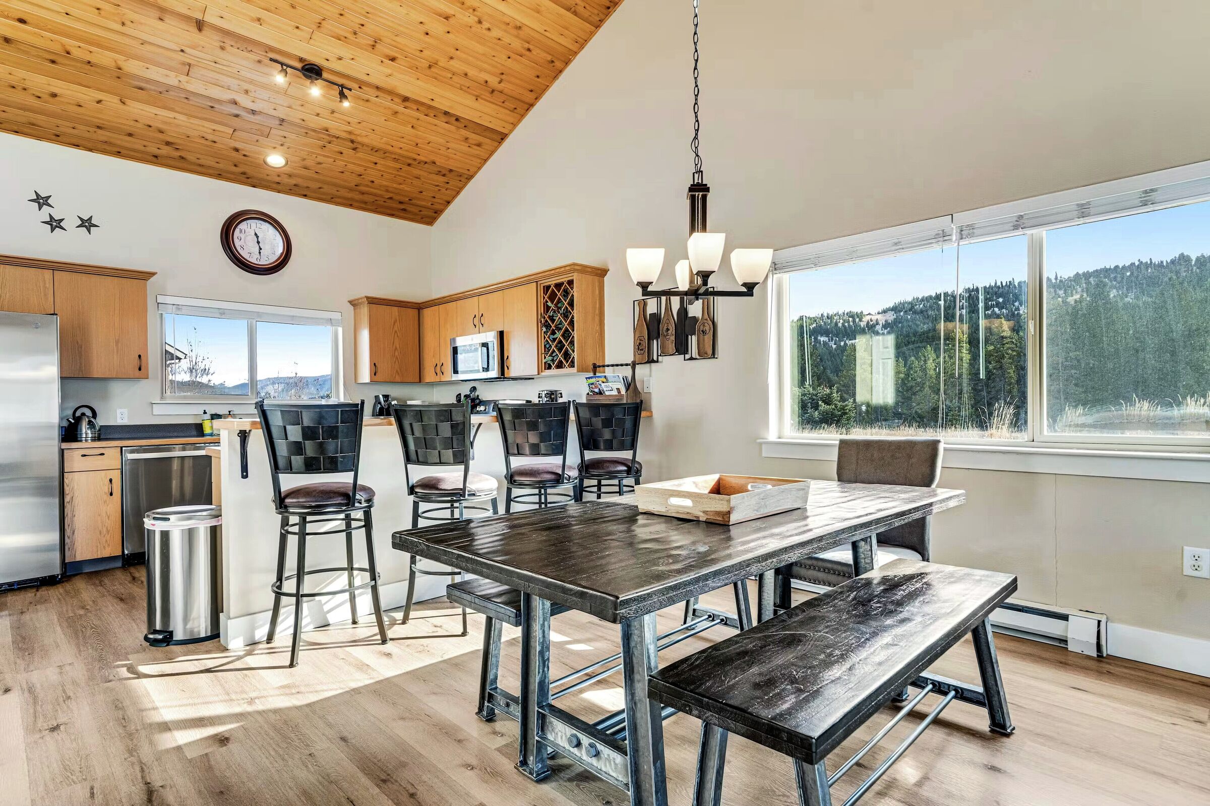 #82 - Dining Area & Kitchen