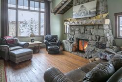 5 Bdrm 4 Bath - Living Room