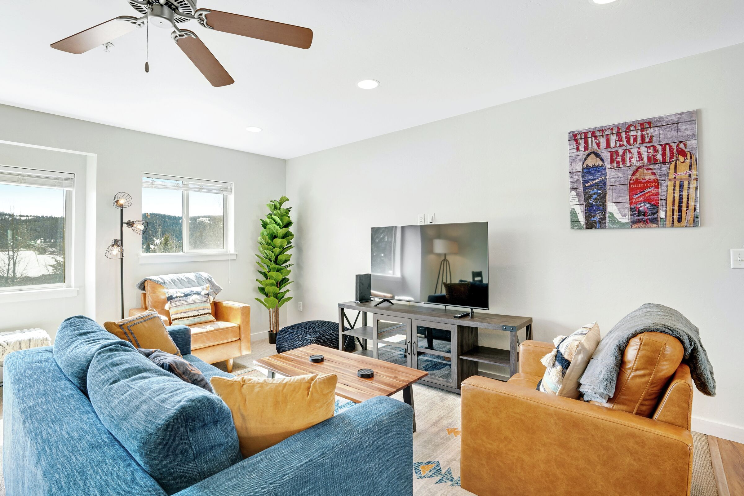 3 Bdrm #2061B - Living Room