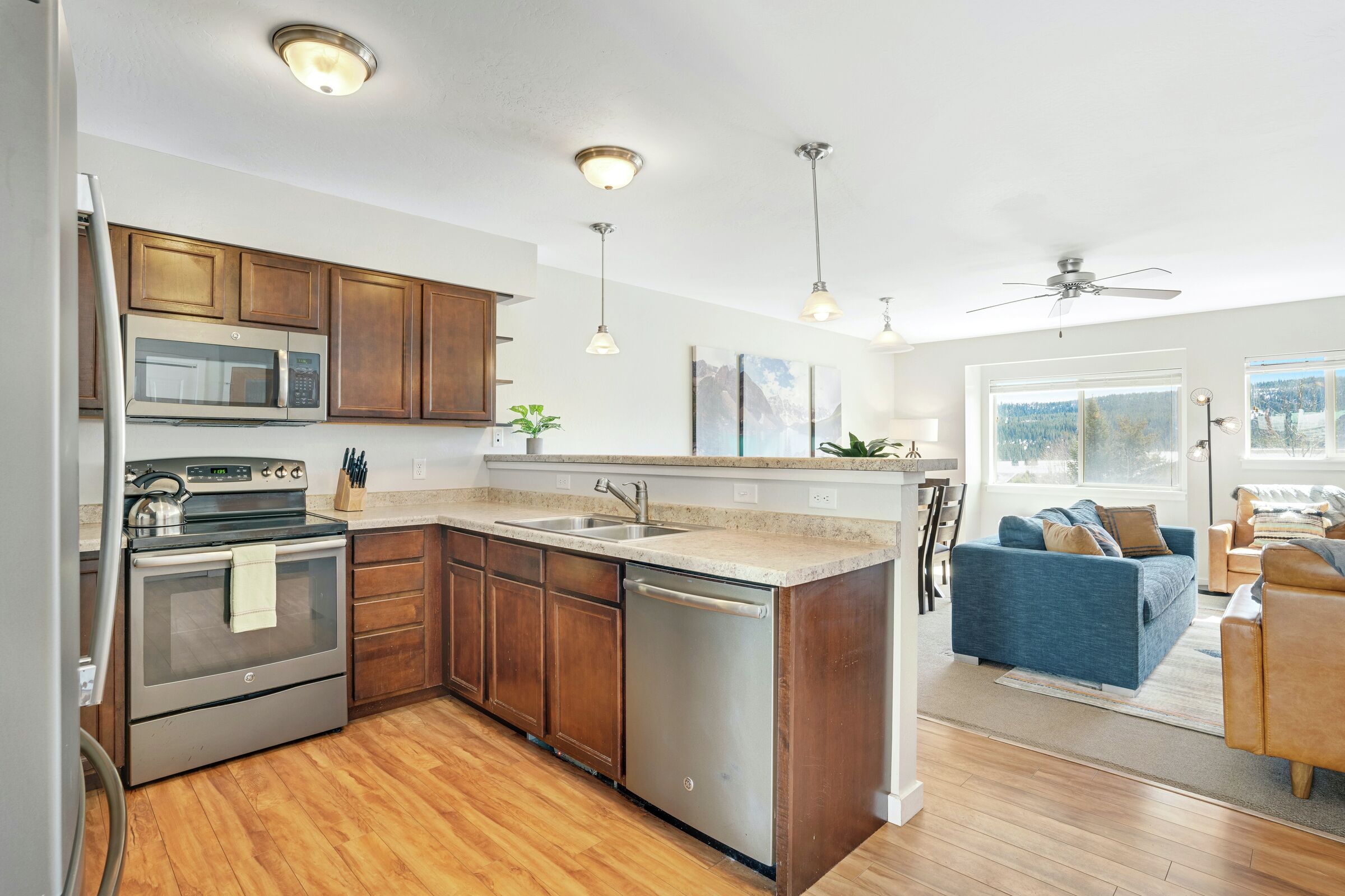 3 Bdrm #2061B - Kitchen