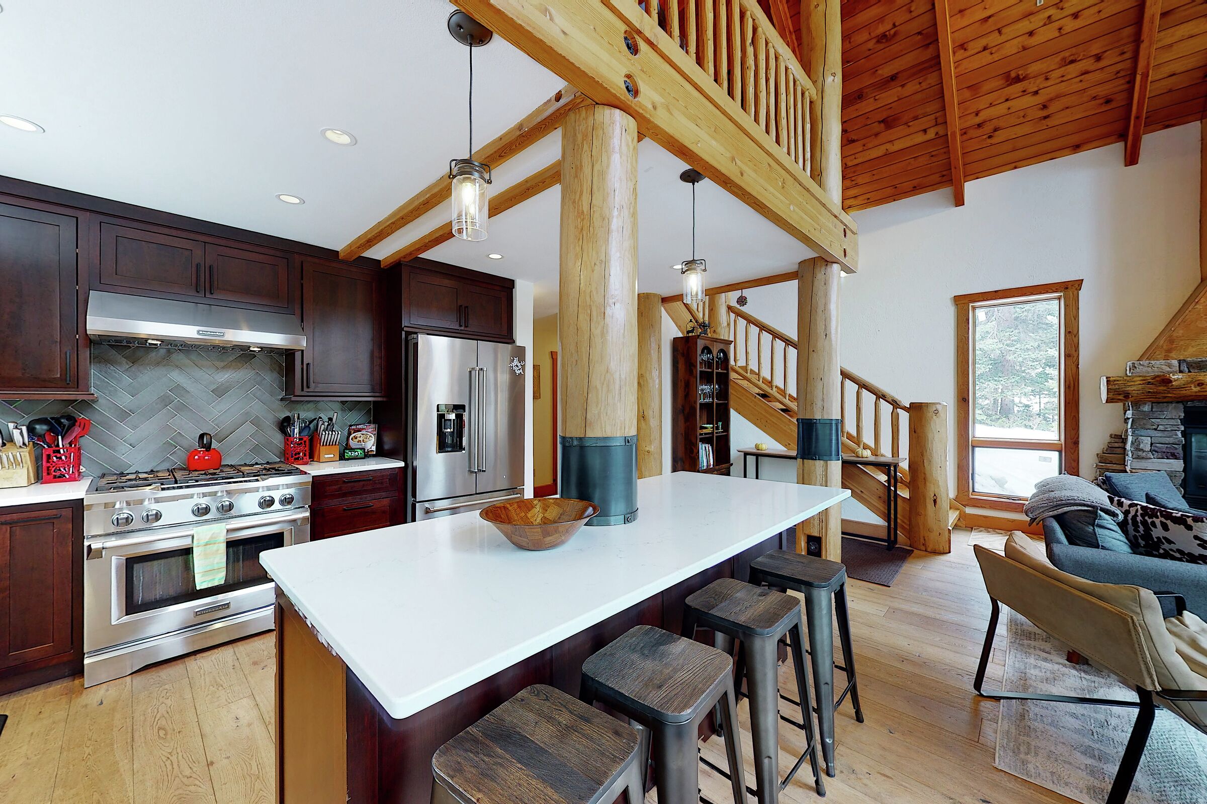 5 Bdrm + Loft HT - Kitchen Bar
