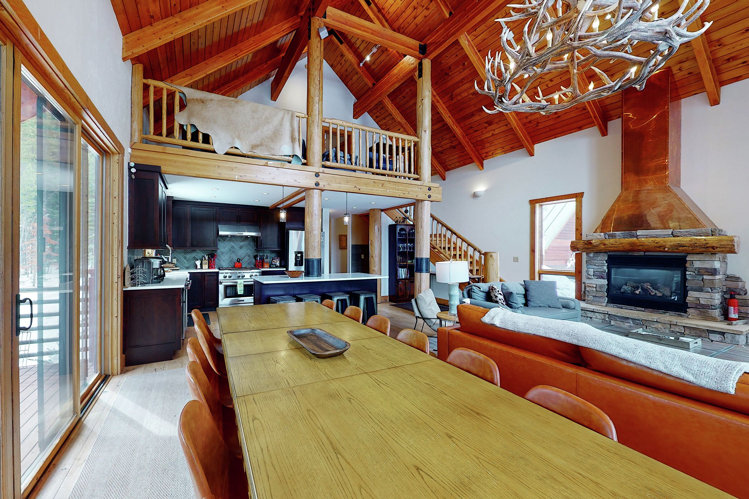 5 Bdrm + Loft HT - Dining Room