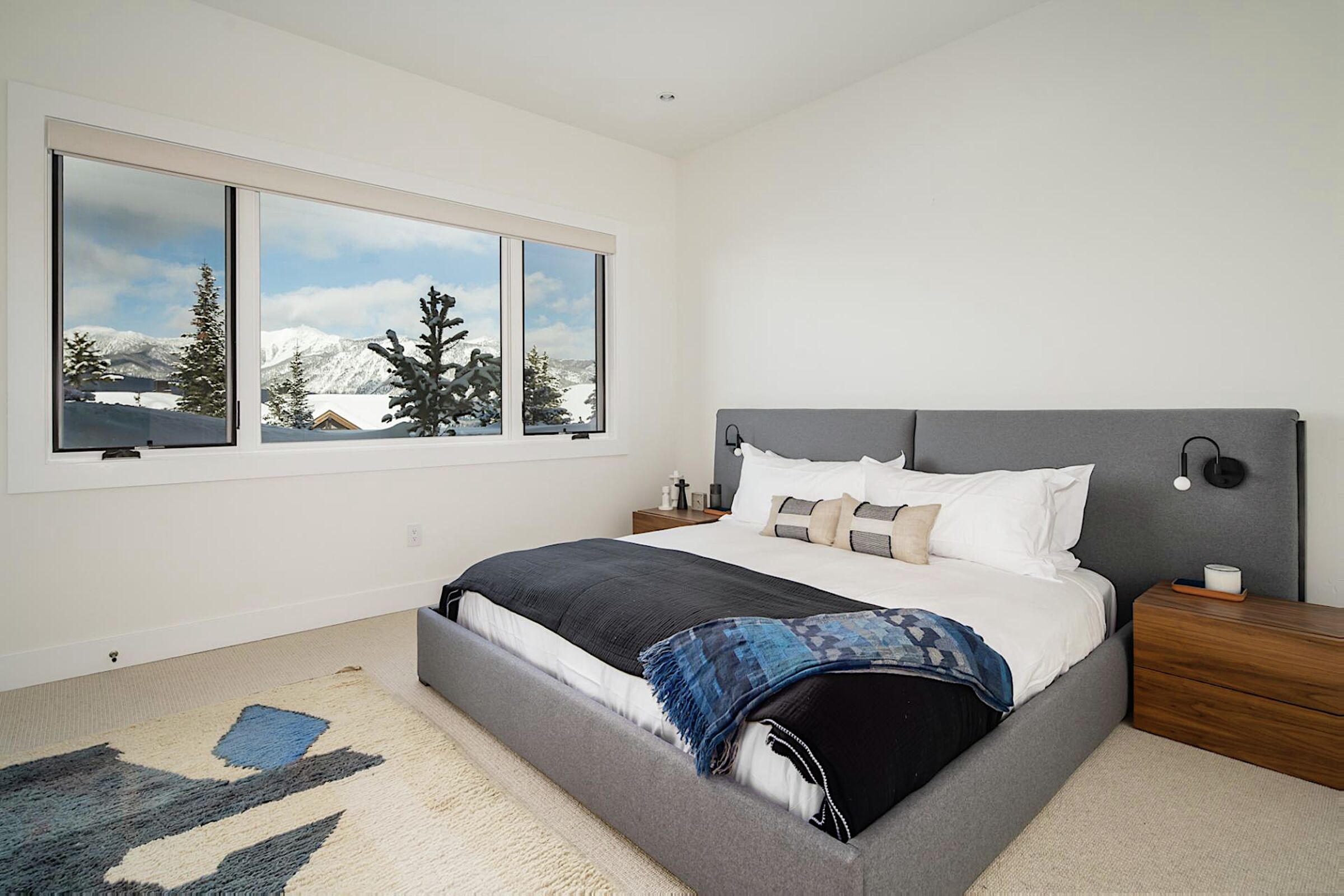 #8C - Bedroom