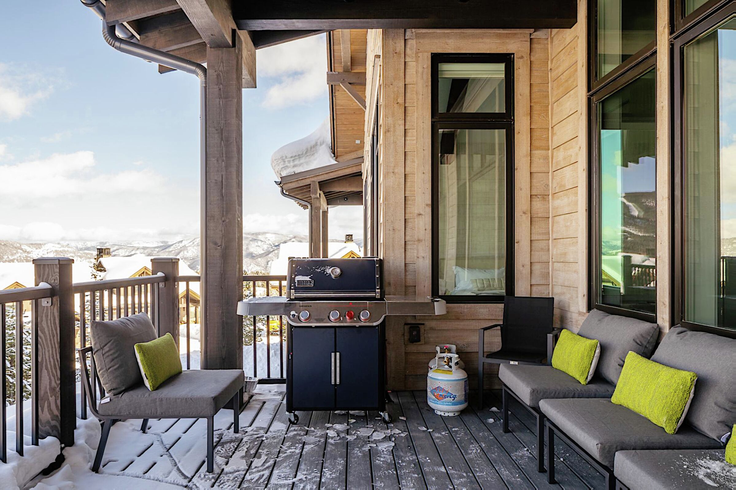 #8C - Balcony with BBQ