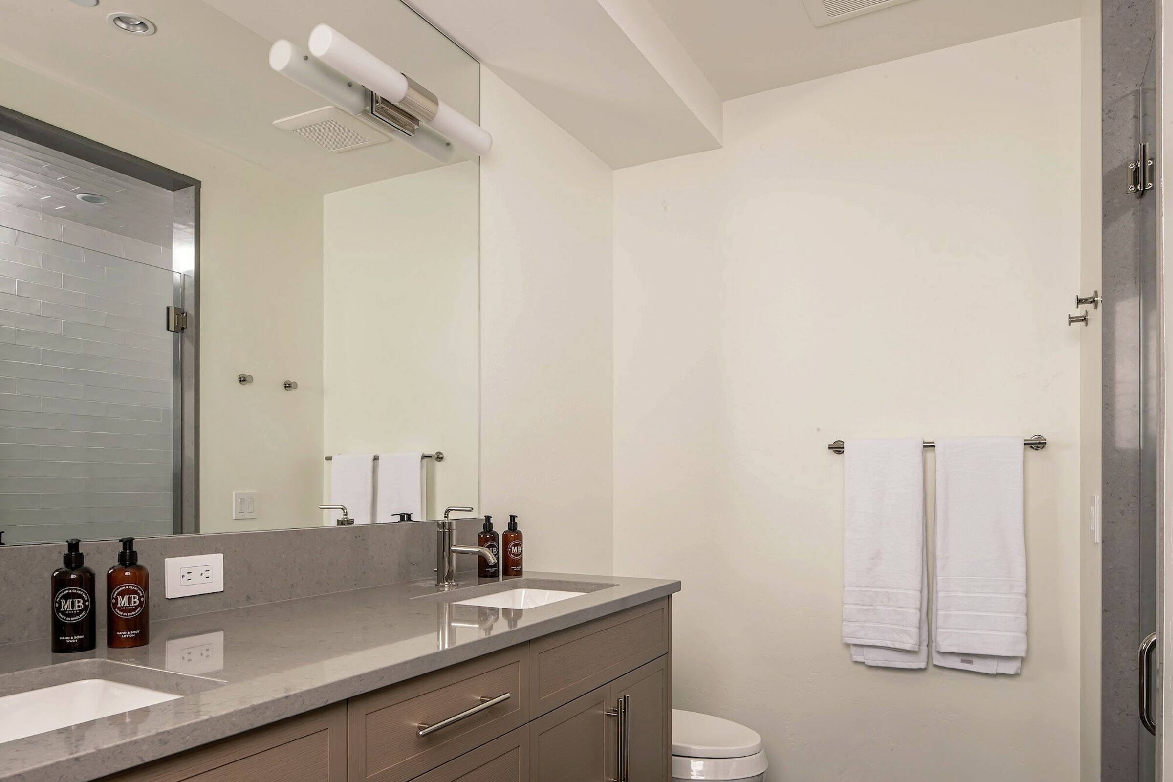 #14A - Ensuite Bathroom