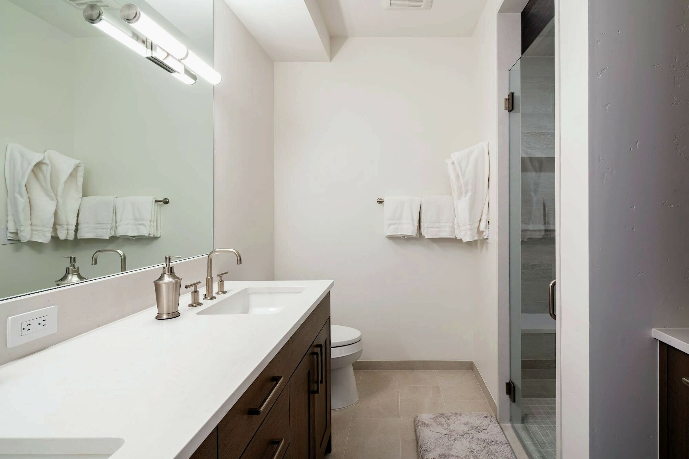 #6C - Bathroom