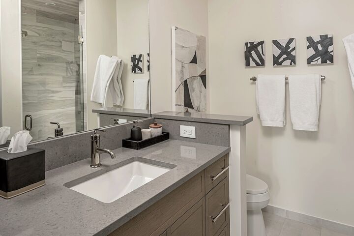 #4C - Bathroom