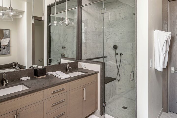 #4C - Master Ensuite Bathroom