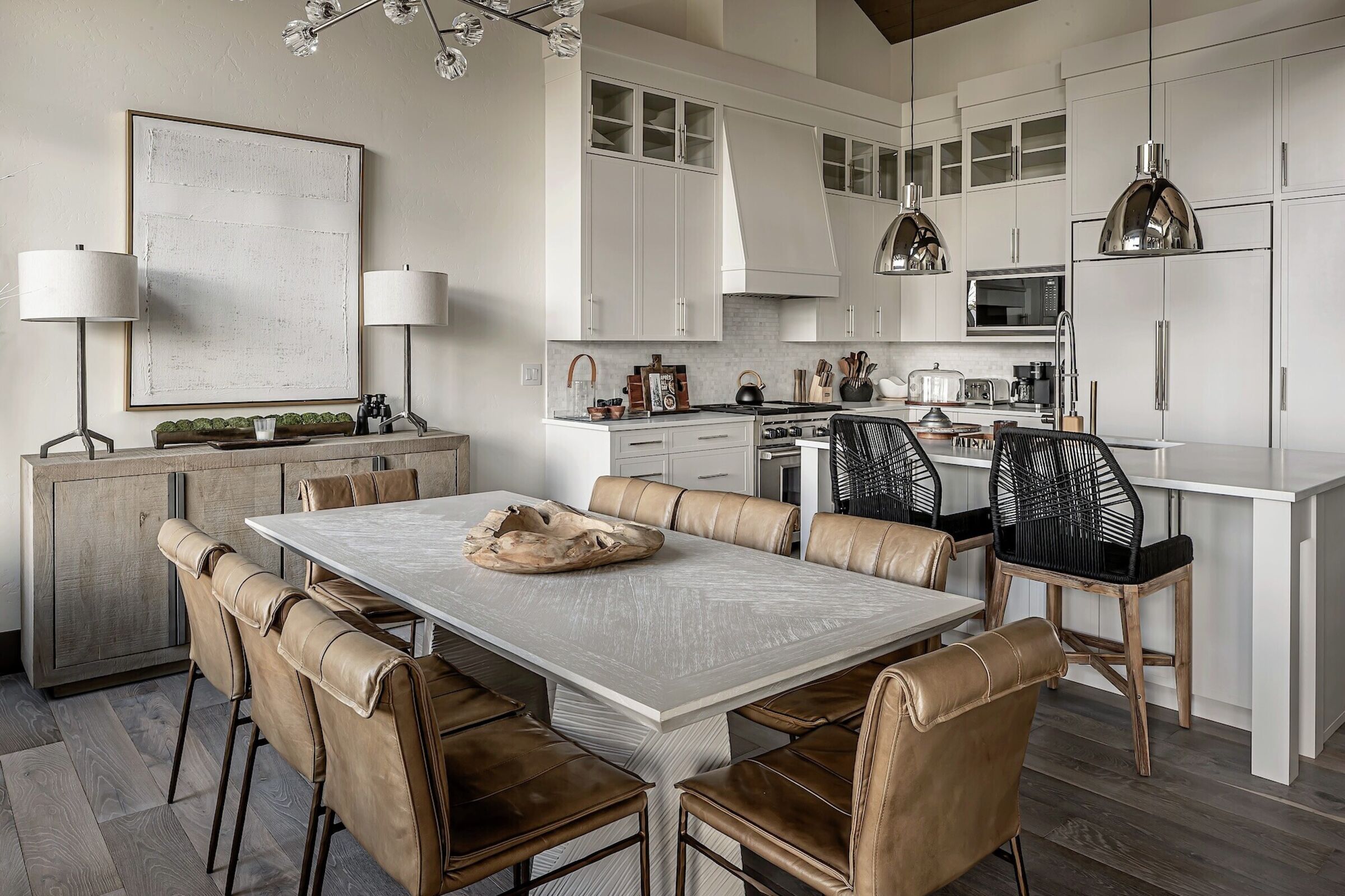 Dining Area & Kitchen