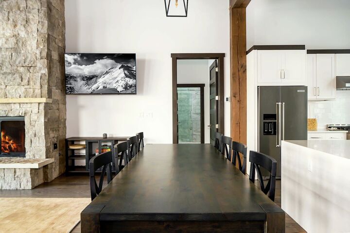 4 Bdrm 6 Bath HT - Dining Area