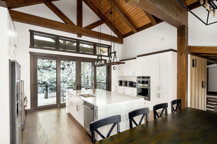 4 Bdrm 6 Bath HT - Kitchen