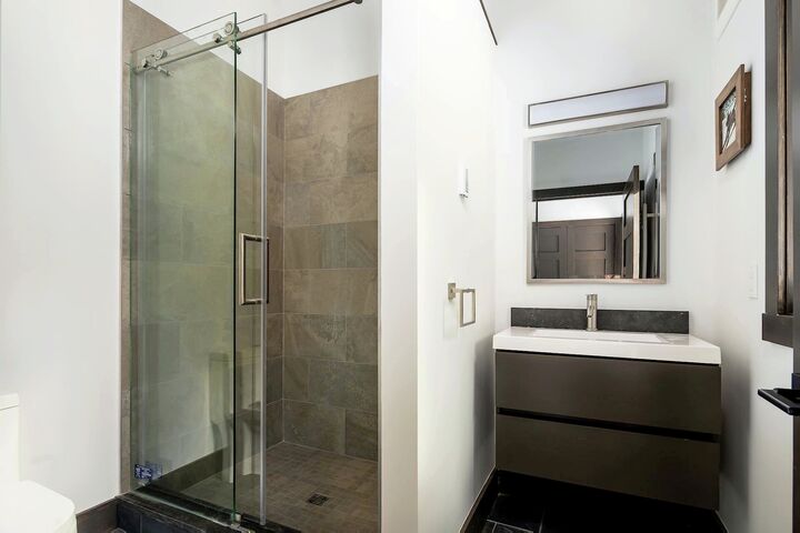 4 Bdrm 6 Bath HT - Bathroom