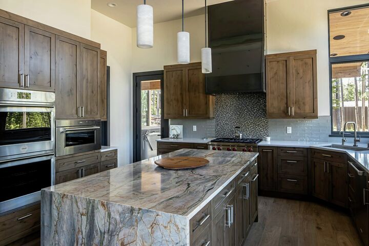 4 Bdrm 4.5 Bath HT - Kitchen