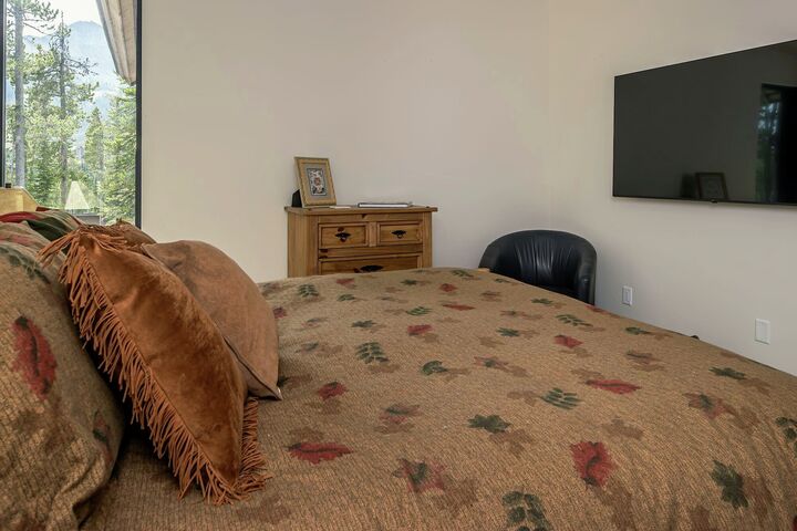 4 Bdrm 4.5 Bath HT - Bedroom
