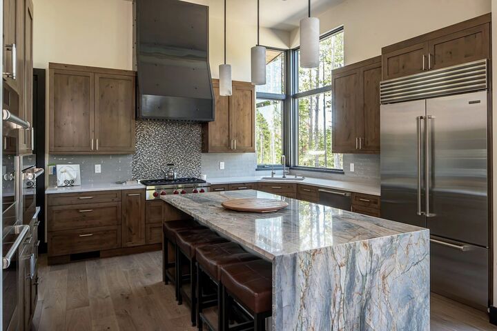 4 Bdrm 4.5 Bath HT - Kitchen