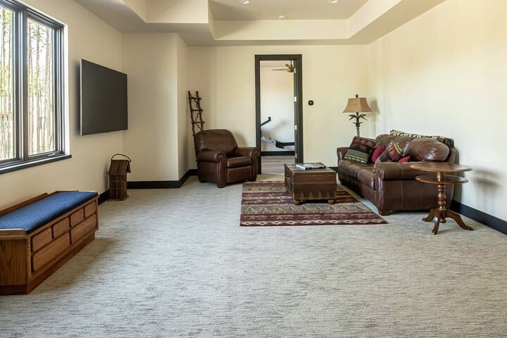 4 Bdrm 4.5 Bath HT - Den