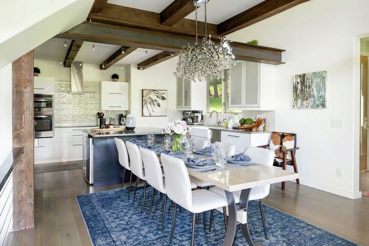Dining Area & Kitchen
