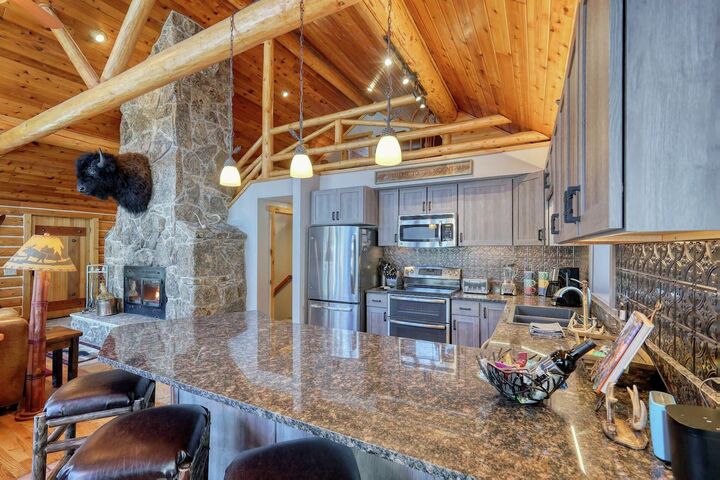 5 Bdrm 3 Bath HT - Kitchen