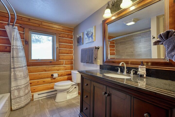 5 Bdrm 3 Bath HT - Bathroom