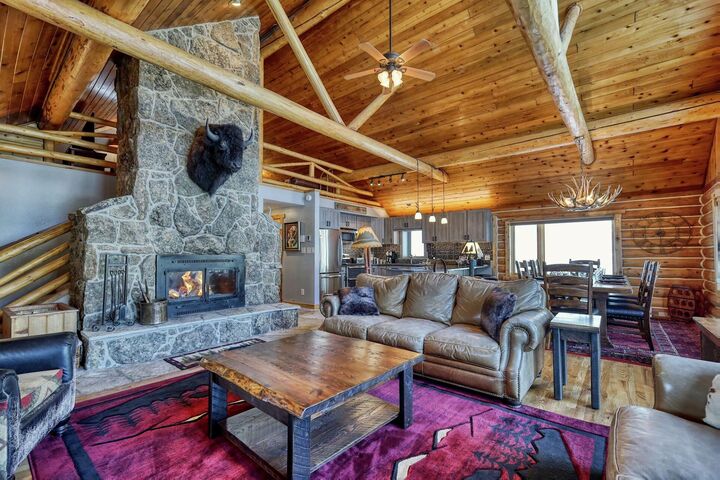 5 Bdrm 3 Bath HT - Living Area