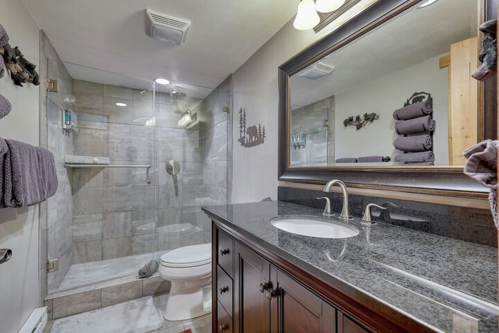 5 Bdrm 3 Bath HT - Bathroom