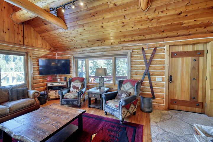 5 Bdrm 3 Bath HT - Living Area