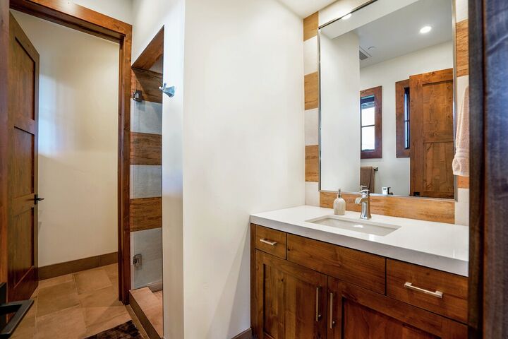 5 Bdrm 5.5 Bath - Bathroom