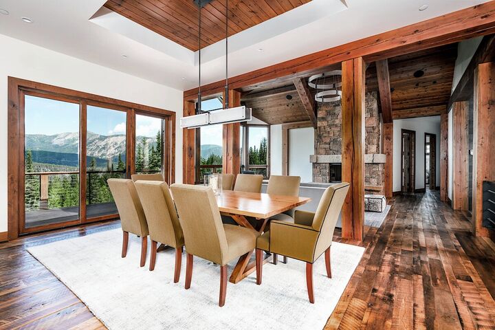 5 Bdrm 5.5 Bath - Dining Area