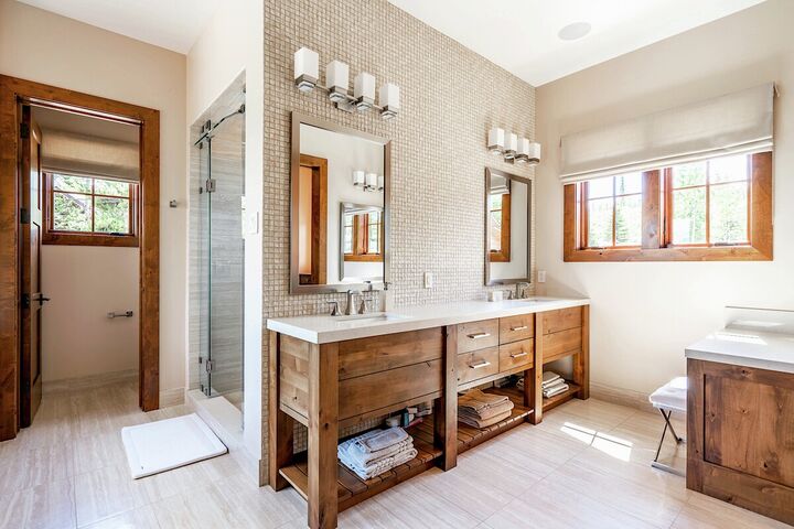 5 Bdrm 5.5 Bath - Master Ensuite Bathroom