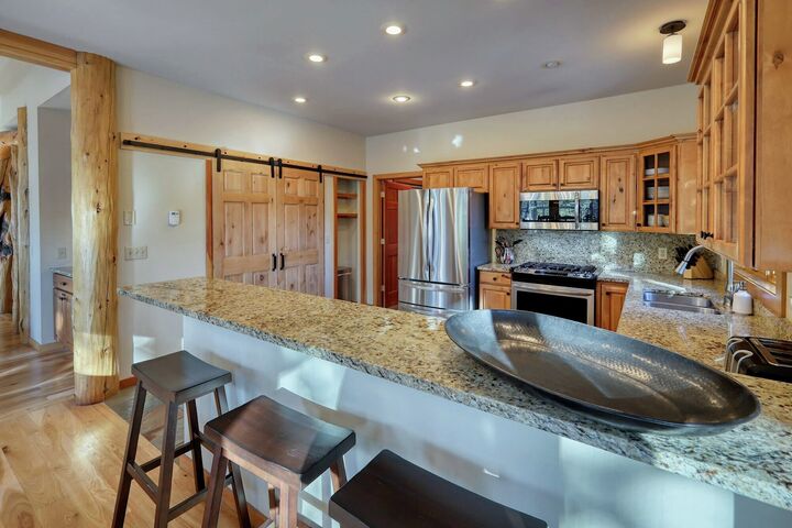 4 Bdrm 4.5 Bath HT - Kitchen