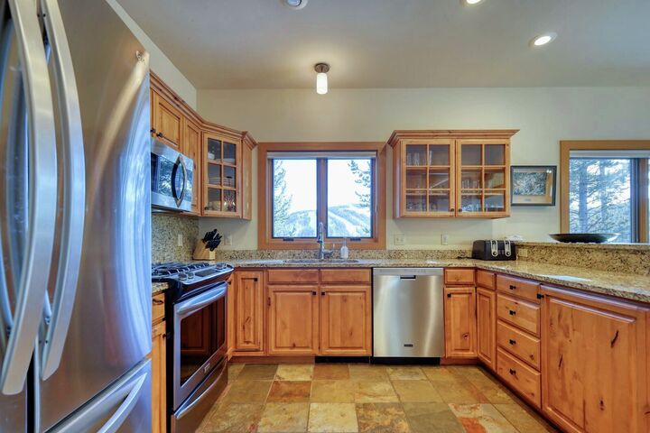 4 Bdrm 4.5 Bath HT - Kitchen