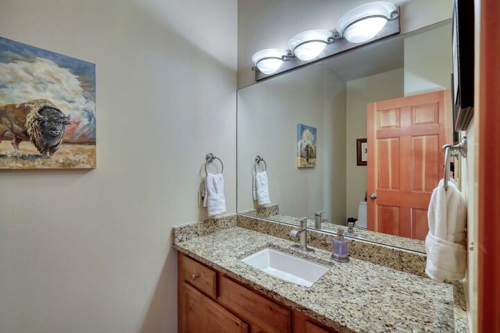 4 Bdrm 4.5 Bath HT - Bathroom