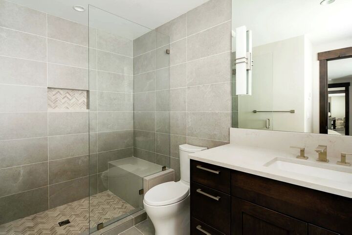 4 Bdrm 4.5 Bath HT - Bathroom