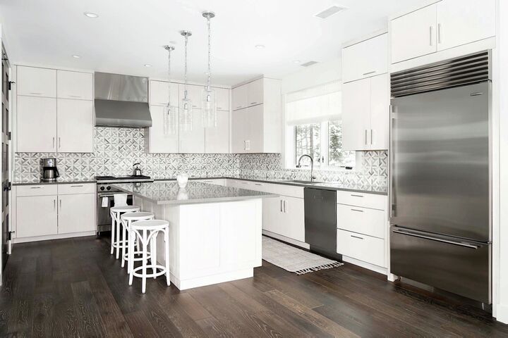 4 Bdrm 4.5 Bath HT - Kitchen