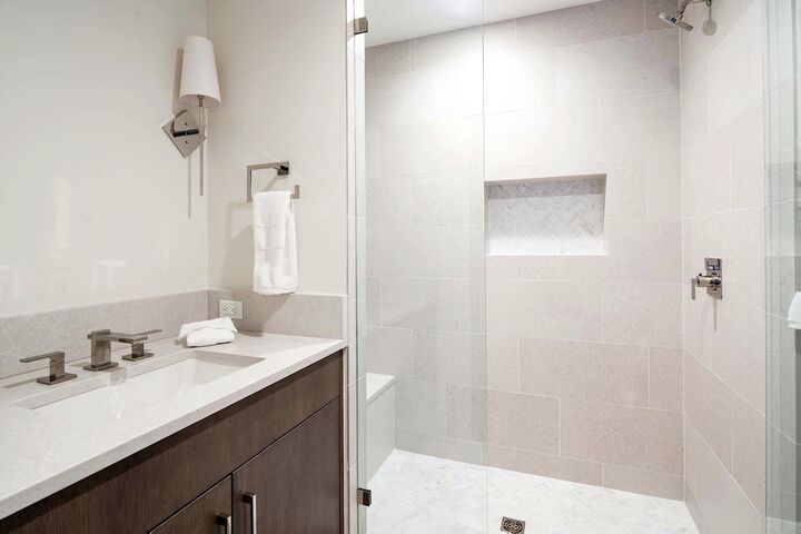 4 Bdrm 4.5 Bath HT - Bathroom