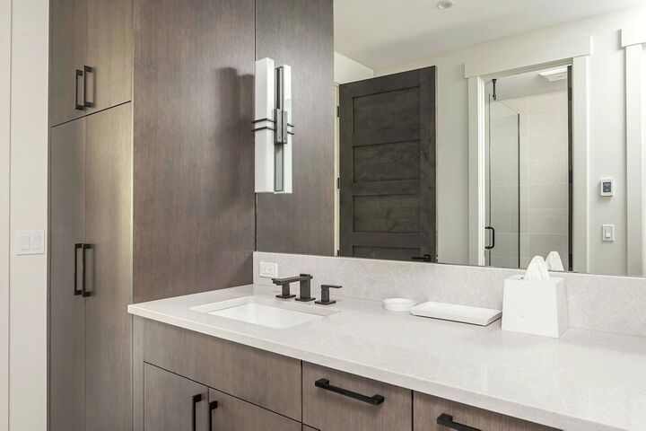 4 Bdrm 4.5 Bath HT - Bathroom