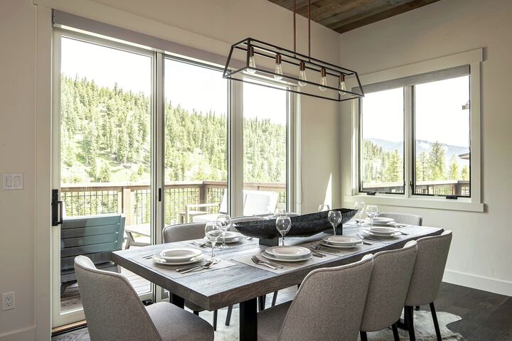 4 Bdrm 4.5 Bath HT - Dining Area