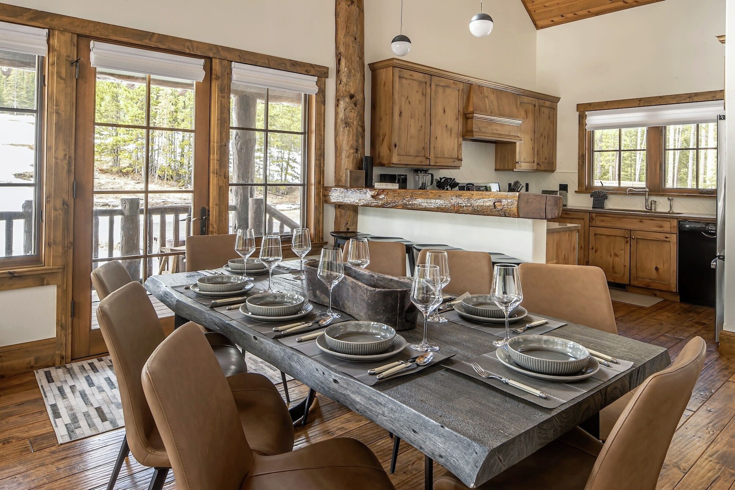 Dining Area & Kitchen