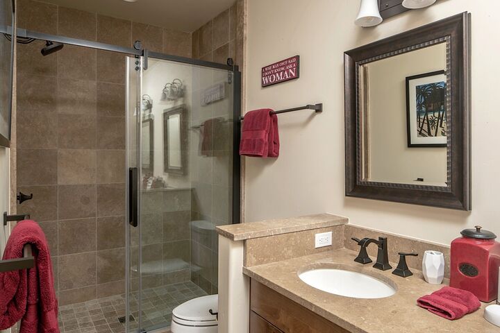 5 Bdrm 7.5 Bath HT - Bathroom