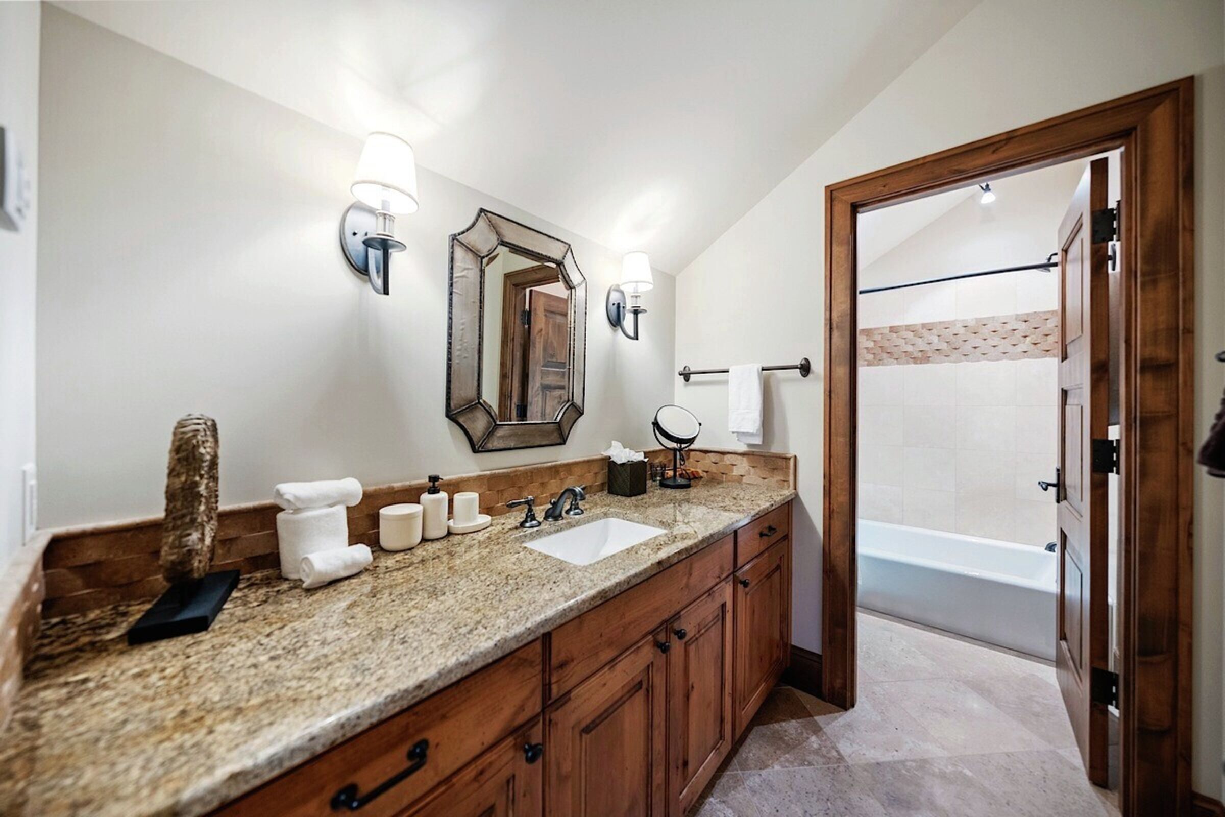 Den Ensuite Bathroom