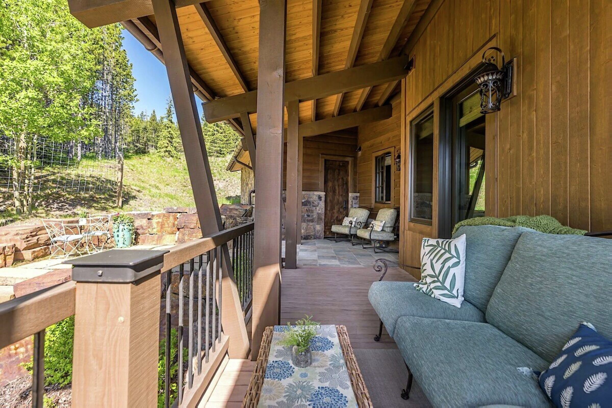 Deck & Patio